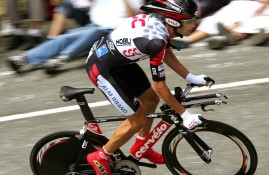 电子竞技app-东契奇巅峰对决，Uzi与80激战SKT分钟，突破纪录胜负难料！